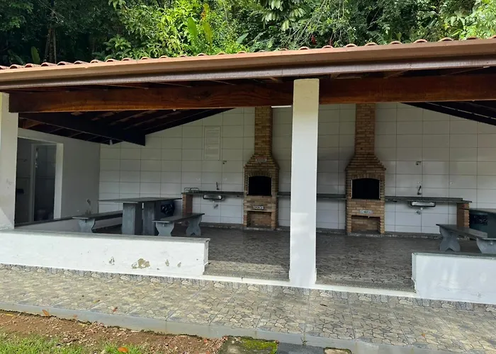 Ubatuba ao lado das praias de Enseada e Santa Rita